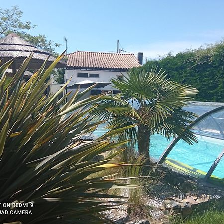 Bed and Breakfast Mas Des Vignes Piscine Chauffee Le Champ-Saint-Pere Екстер'єр фото