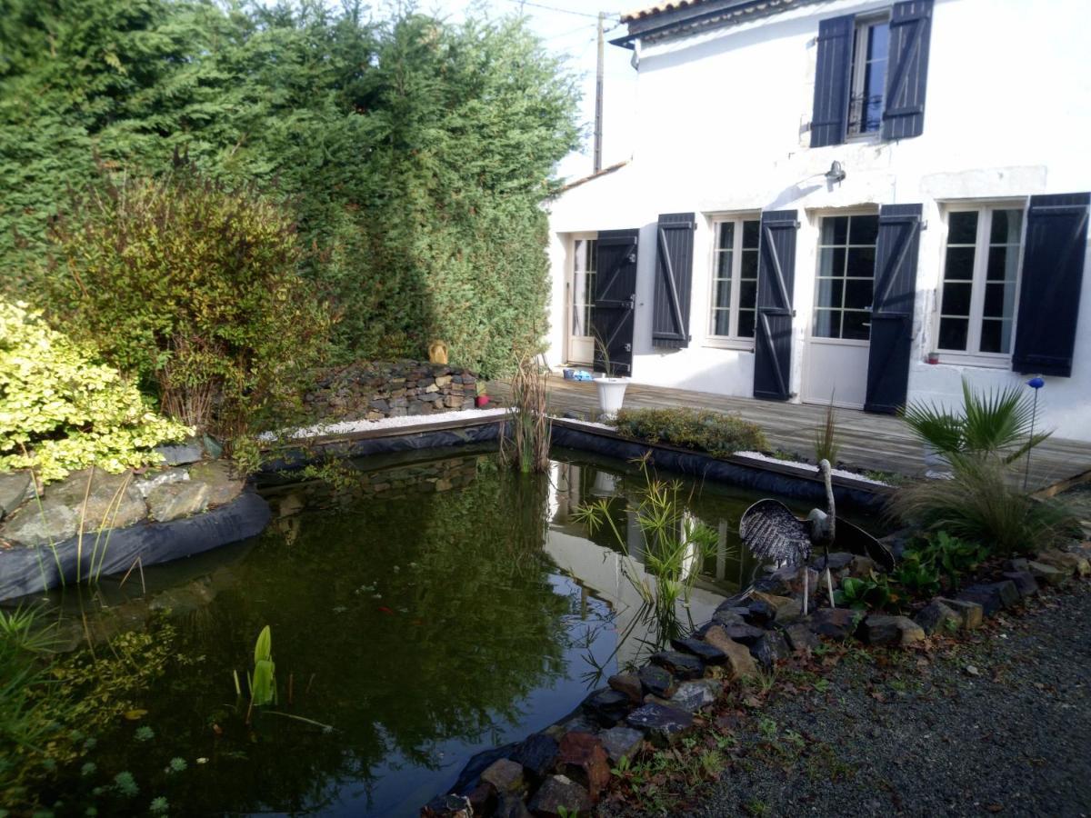 Bed and Breakfast Mas Des Vignes Piscine Chauffee Le Champ-Saint-Pere Екстер'єр фото