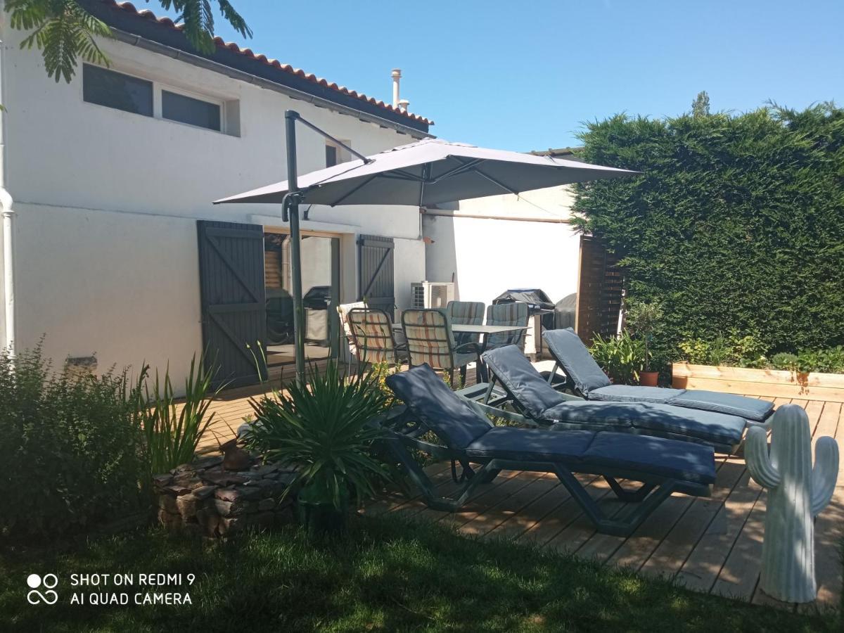 Bed and Breakfast Mas Des Vignes Piscine Chauffee Le Champ-Saint-Pere Екстер'єр фото