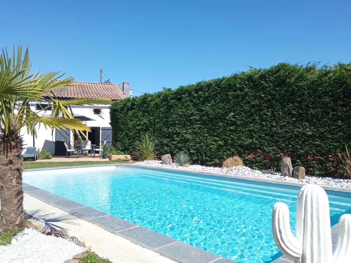 Bed and Breakfast Mas Des Vignes Piscine Chauffee Le Champ-Saint-Pere Екстер'єр фото